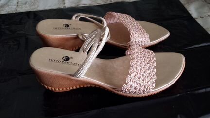 Женские босоножки новые удобные яркие