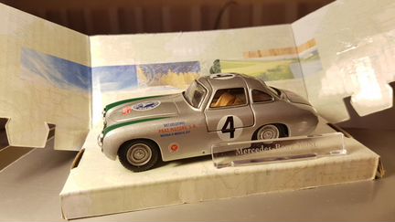 Mercedes 300sl №4 Rally Mexico 1/43 (Cararama)