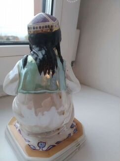 Статуэтка Дулево, узбечка с чайником