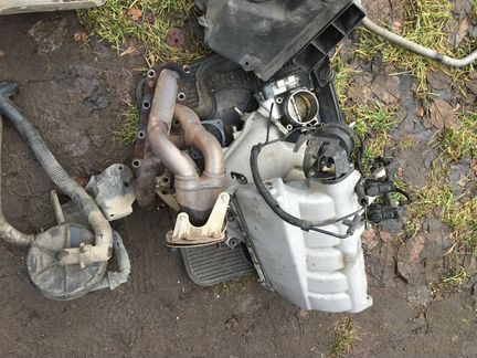 Топливная рейка 066133315D 2.3 AZX vw passat b5+