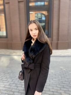 Черное зимнее пальто