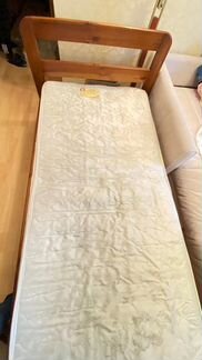 Кровать с матрасом