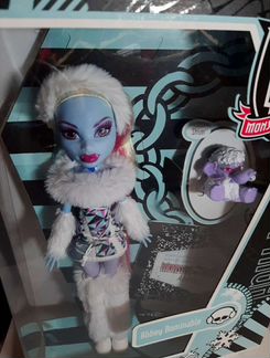 Кукла Монстер Хай Эбби Боминейбл базовая питомец