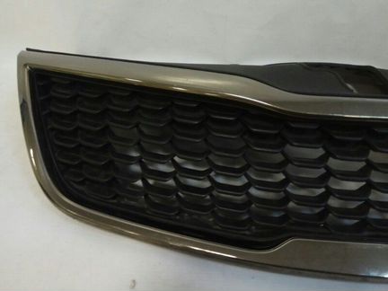 Решетка радиатора передняя верхняя Kia Rio 3