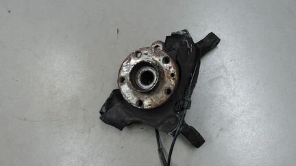 Ступица (кулак, цапфа) левая передняя Opel Combo