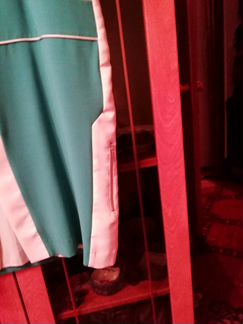 Платье зелёный с белым оделокой