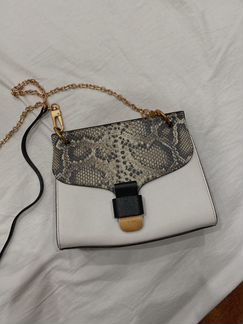 Сумка Coccinelle белая с клапаном