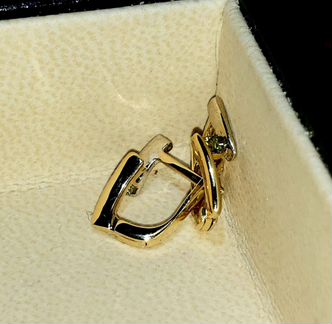 Серьги золотые с бриллиантами Россия