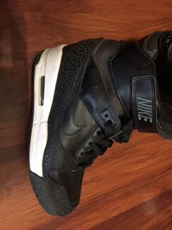 Кроссовки Nike air revolution