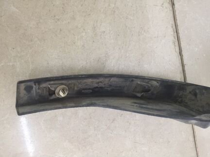 Брызговик передний правый Land Rover Range Rover