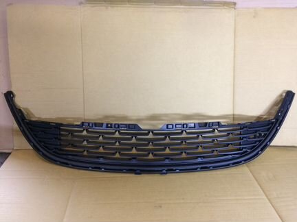 Решетка в бампер.радиатора.опель астра J джей рест