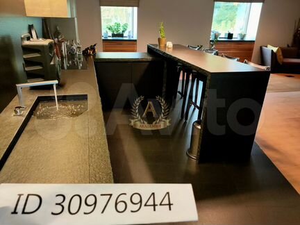Дом 1200 м² на участке 25 сот.