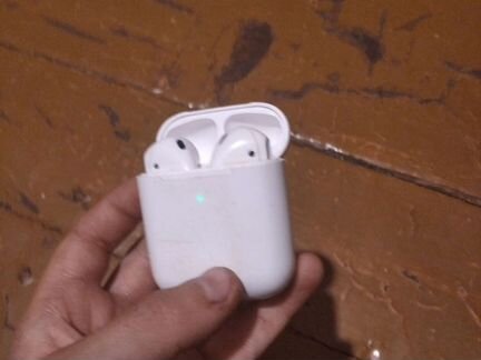 Airpods нашел около центра