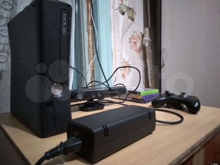 Xbox 360s + Kinect