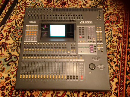 Цифровой микшерный пульт Yamaha 02R япония