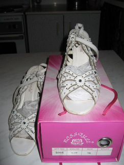 Босоножки кожа