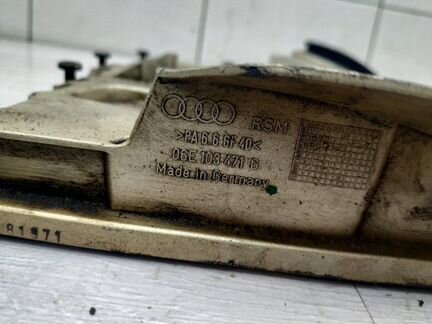 Клапанная крышка Audi A6 C6 AUK 2005