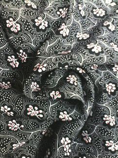 Ткань Плательная Цветочки на Темном Фоне Италия