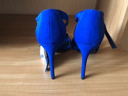 Босоножки Bershka