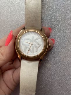 Часы Dkny