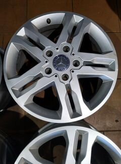Диски бу оригинал R18 C на Mercedes