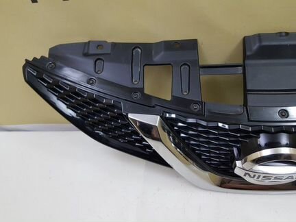 Решетка радиатора Nissan Qashqai J11
