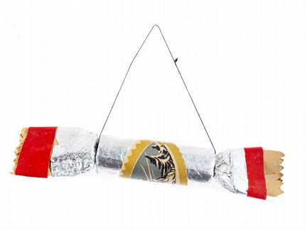 Набор из 17 винтажных елочных игрушек и флажков