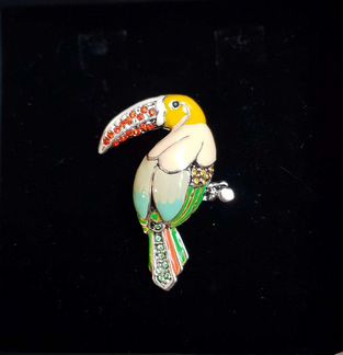 Брошка тукан